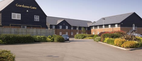 المنشأة من الخارج