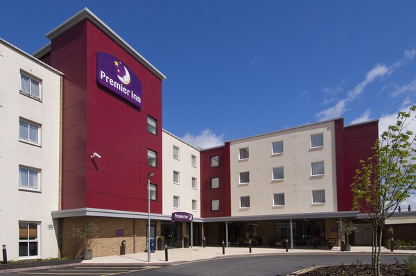 Premier Inn Bristol Cribbs Causeway - M5 J17 - Bristol