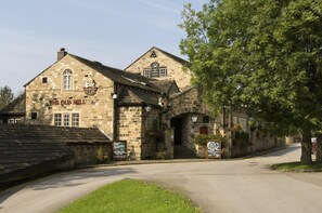 Exterior - Premier Inn Huddersfield North (Brighouse)