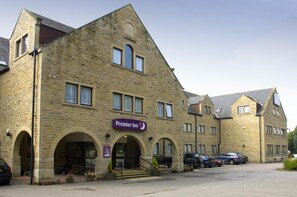 Exterior - Premier Inn Huddersfield North (Brighouse)
