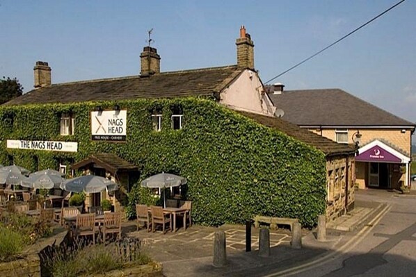 Exterior - Premier Inn Huddersfield West (Huddersfield)