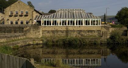 Premier Inn Halifax South