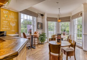 Restaurant - Premier Inn Arundel (Arundel)