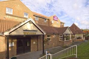 Exterior - Premier Inn Hastings (St Leonards-On-Sea)