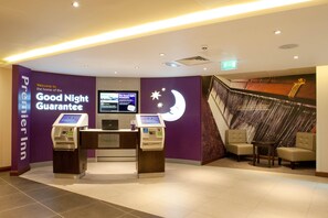 Reception - Premier Inn Trowbridge (Trowbridge)
