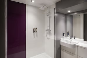 Superior Double Room | Bathroom shower