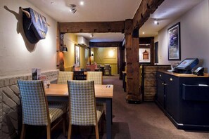 Dining - Premier Inn Cambridge North - Girton (Cambridge)
