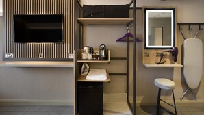 Room amenity - Premier Inn Cambridge - A14 J32 (Cambridge)