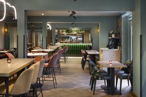 Restaurant - Premier Inn Chester Central - South East (Chester)