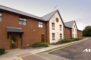 Exterior - Premier Inn Chester Central North (Chester)