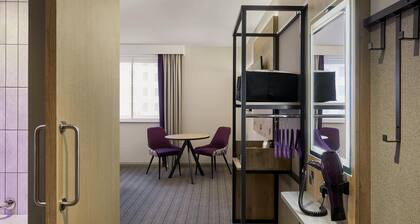 Premier Inn Chester - Railway Station