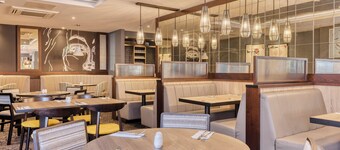 Premier Inn Chester - Railway Station