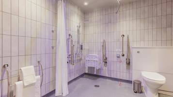 Standard Double Room, Roll-in Shower | Bathroom