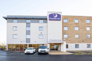 Exterior - Premier Inn Wrexham City Centre (Wrexham)