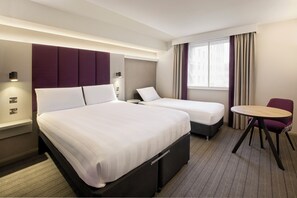 Room - Premier Inn Cardiff Cc Queen Street (Cardiff)