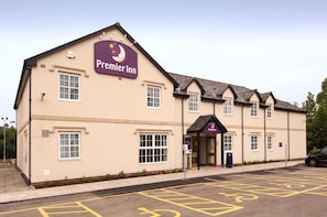 Exterior - Premier Inn Cwmbran (Cwmbran)