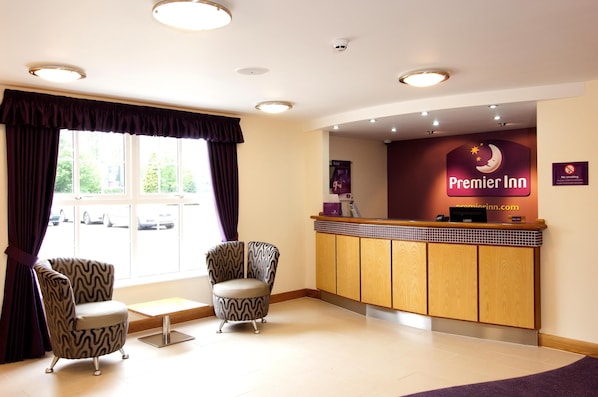 Reception - Premier Inn Cwmbran (Cwmbran)