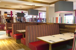 Restaurant - Premier Inn Barry Island (Barry)