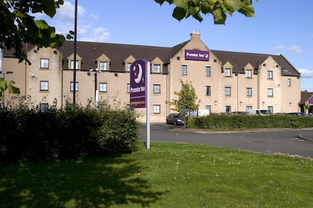 Exterior. Premier Inn Falkirk - Larbert