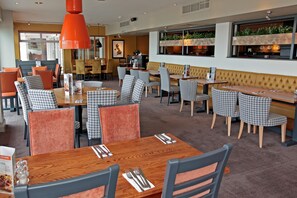 Restaurant - Premier Inn Torquay Seafront (Torquay)