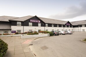 Exterior - Premier Inn Truro (Truro)