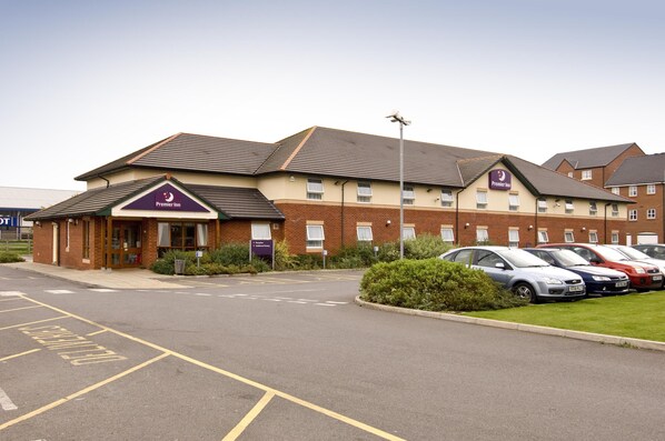 Exterior - Premier Inn Taunton Central - North (Taunton)