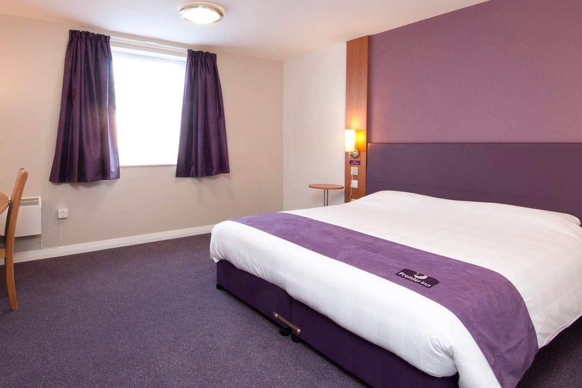 Standard Double Room, Roll-in Shower