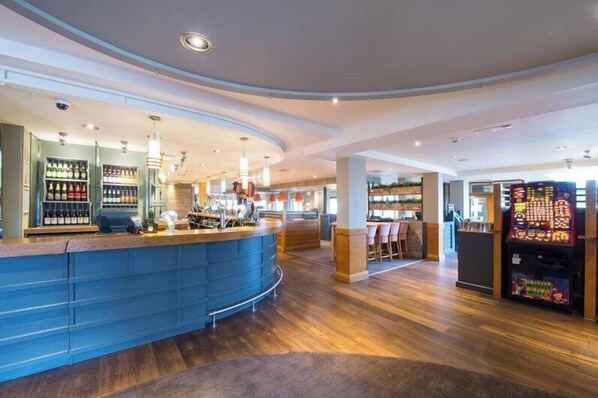Bar (on property) - Premier Inn Newton Abbot (Newton Abbot)