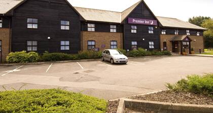 Premier Inn Farnborough West - Southwood