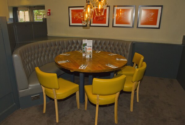 Restaurant - Premier Inn Godalming (Godalming)