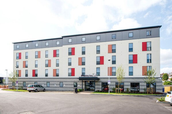 Exterior - Premier Inn Chatham/Gillingham - Vic Pier (Gillingham)