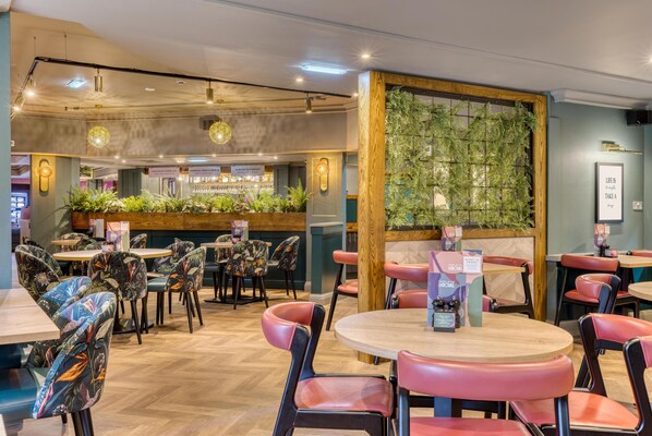 Restaurant - Premier Inn Glasgow Airport (Paisley)