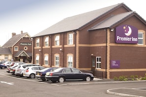Exterior - Premier Inn Glasgow - Paisley (Paisley)