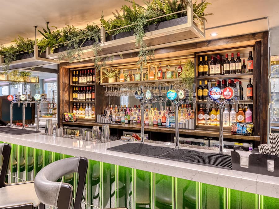 Bar (in der Unterkunft)