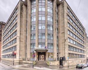 Exterior - Premier Inn Glasgow City - George Square (Glasgow)
