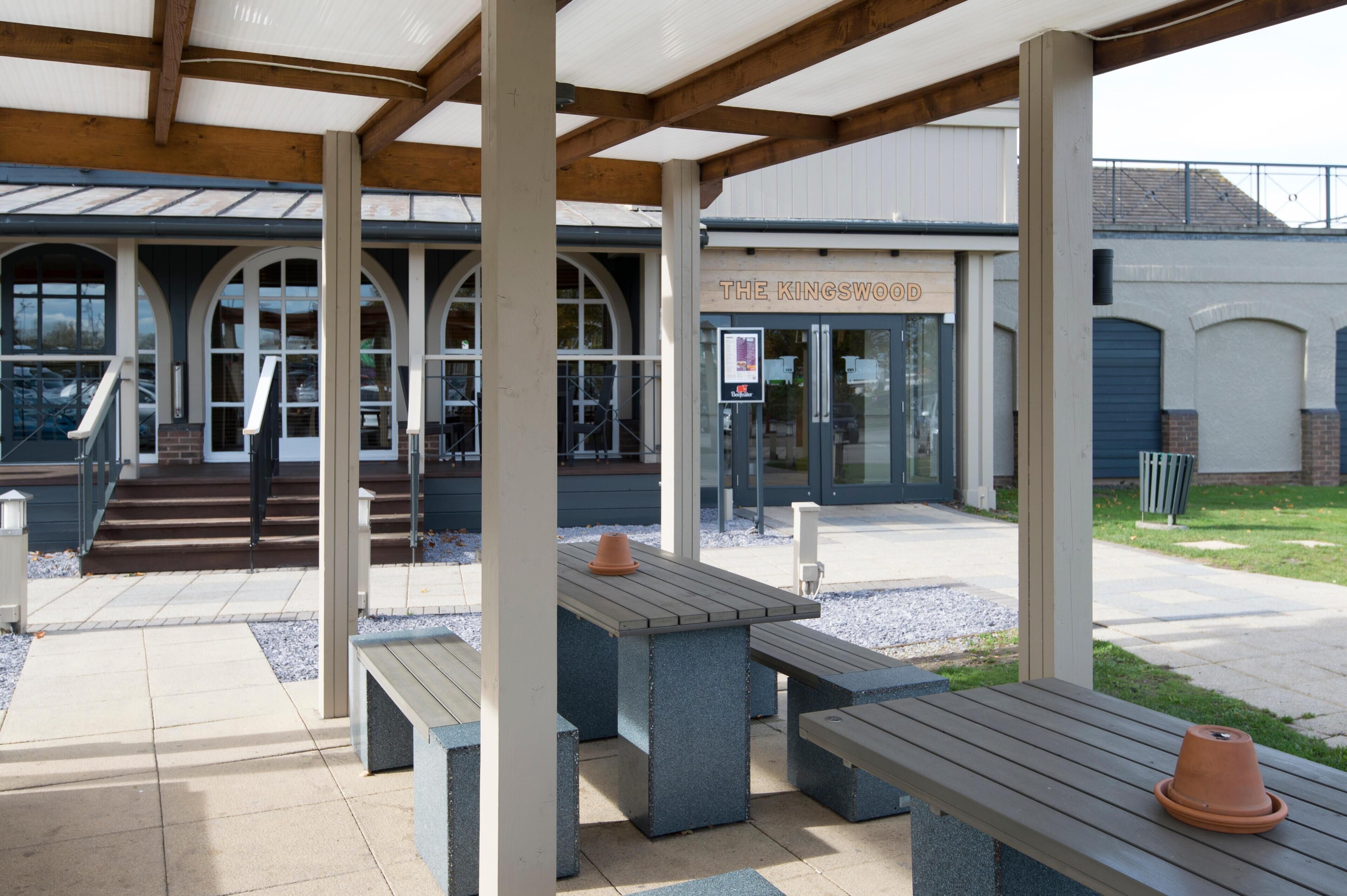 المنشأة من الخارج