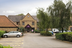 Exterior - Premier Inn Hull West (Hessle)