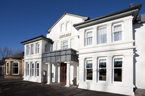 Exterior - Premier Inn Inverness West (Inverness)