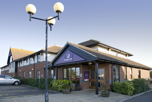 Exterior - Premier Inn Clacton-On-Sea (Clacton-on-Sea)