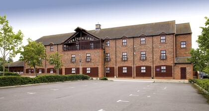 Premier Inn Milton Keynes Sw - Furzton Lake