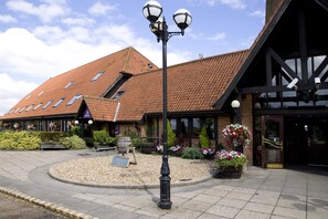Exterior - Premier Inn Milton Keynes South (Milton Keynes)
