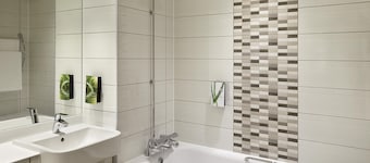 Premier Inn Leeds / Bradford Airport