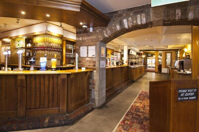 พรีเมียร์ อินน์ ลีดส์ เซาท์ - เบิร์สตอล