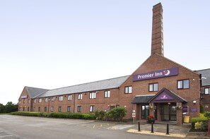 Exterior - Premier Inn Leeds South - Birstall (Bradford)