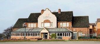 Premier Inn Rotherham East - M18/M1