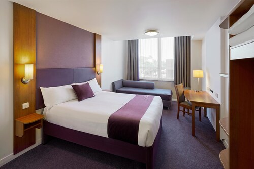 Premier Inn Rotherham East - M18/M1