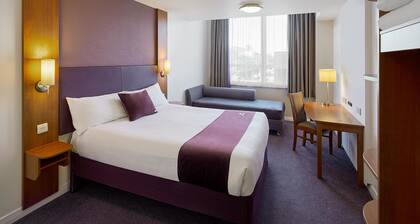 Premier Inn Rotherham East - M18/M1