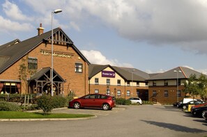 Exterior - Premier Inn Barnsley - Dearne Valley (Barnsley)