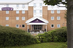 Exterior - Premier Inn Leeds City - Elland Road (Leeds)