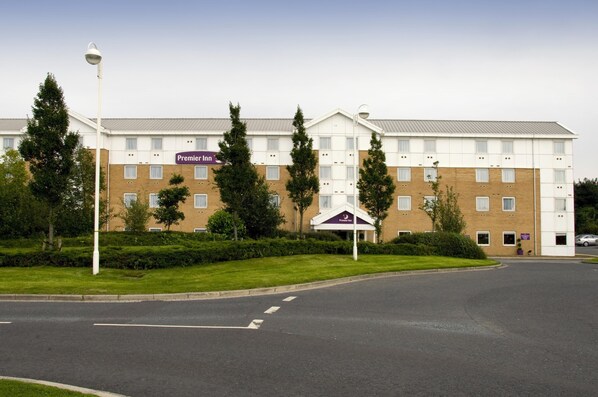 Exterior - Premier Inn Leeds City - Elland Road (Leeds)